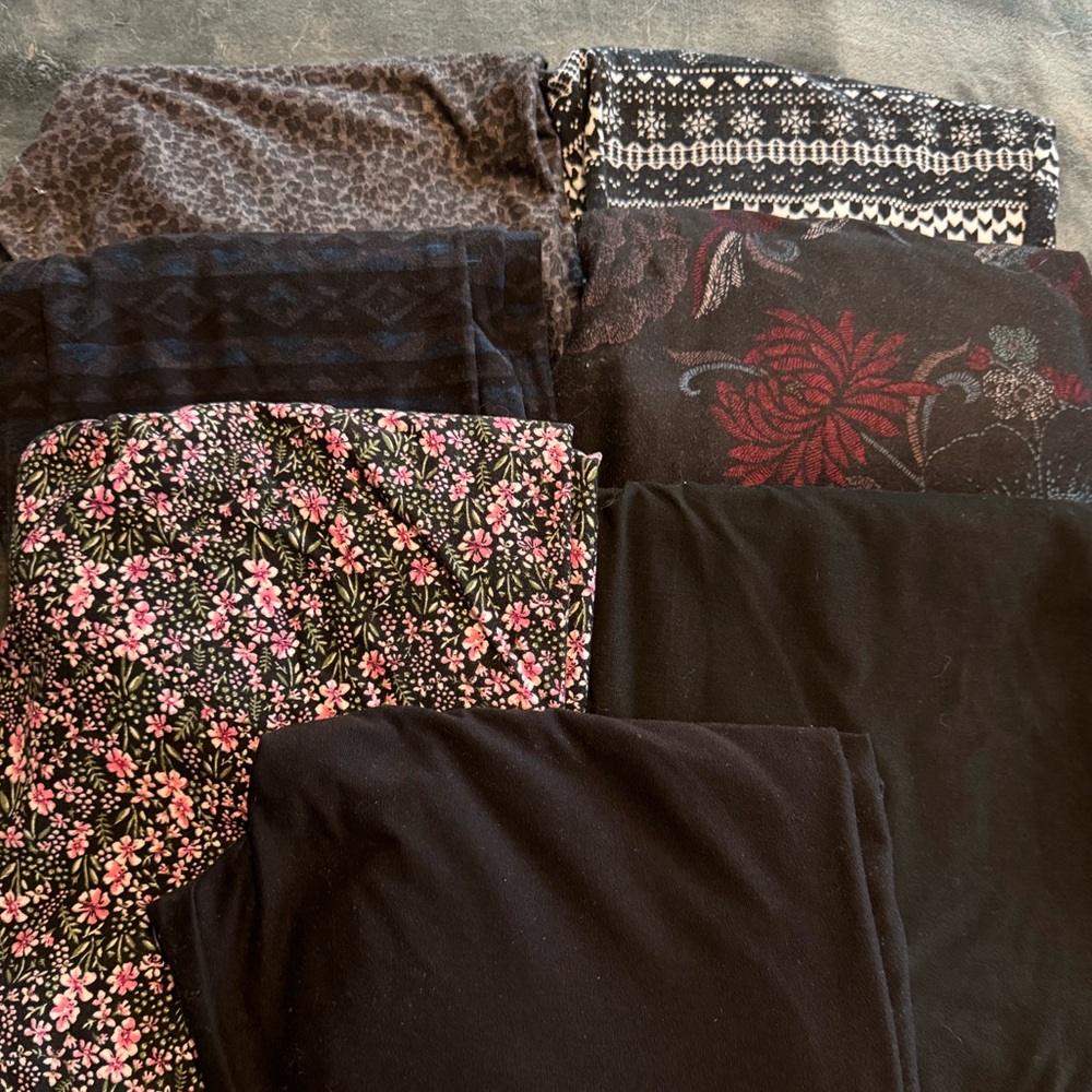 Stylish Womans leggings in Black and Floral Patterns